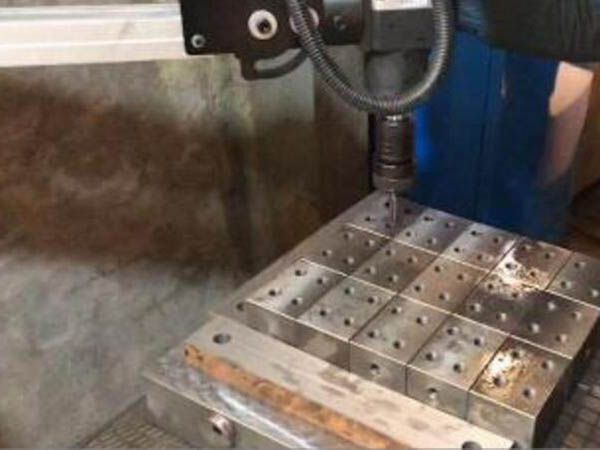 攻絲機工作視頻